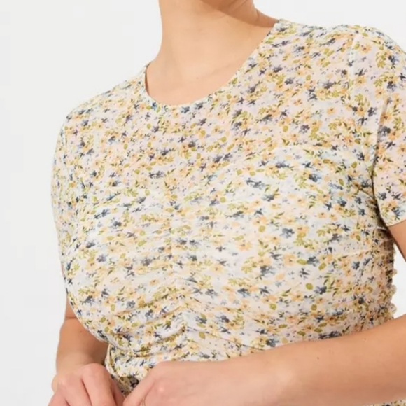 84. Torrid NWOT stretch mesh ruched short sleeve floral top - Picture 3 of 8